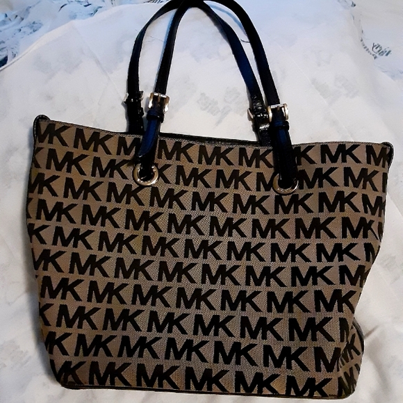 Michael Kors large tote - Picture 1 of 11